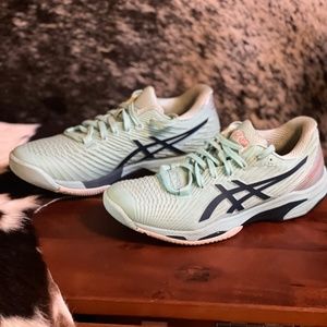 ASICS aqua blue, SolutionSpeed FF, Size 7 (38) court shoe.